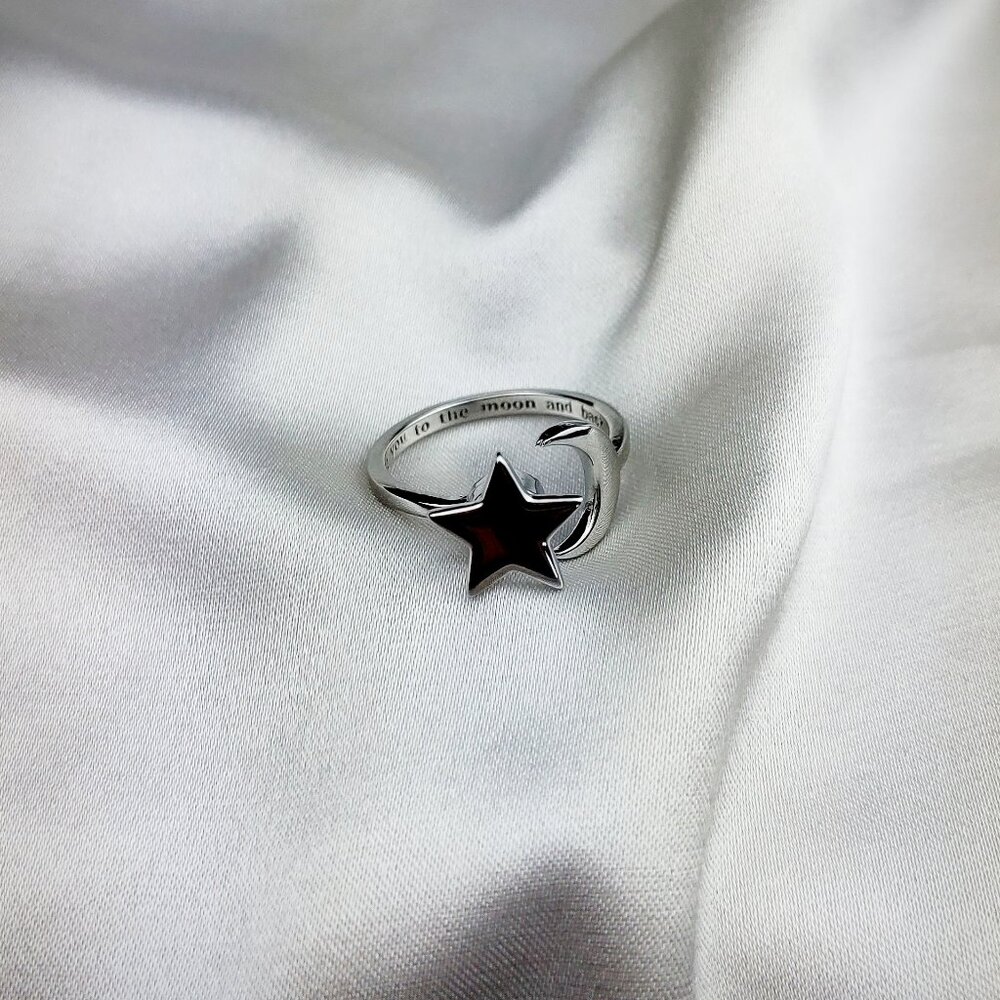 Moon and Star Engraved Spinning Ring